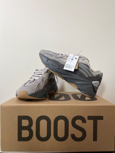 Taglia 9 Adidas Yeezy Boost 700 V2 Tephra