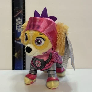 Peluche Paw Patrol Skye Rescue Knights Skye bambina cucciolo NUOVO 2021 - Foto 1 di 7