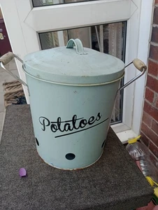 Vintage Enamel Metal Bucket Garden Planter - Picture 1 of 1