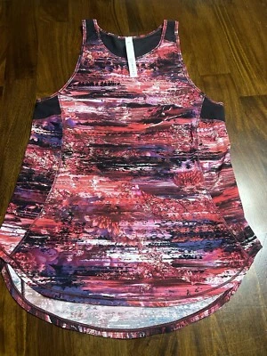 Regata feminina Lululemon tamanho 4 nova sem etiquetas rosa estampa preta - Imagem 1 de 3