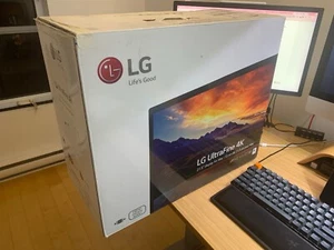 LG 4K Ultrafine monitor 22MD4K for MacOS with built-in speakers - Picture 1 of 10