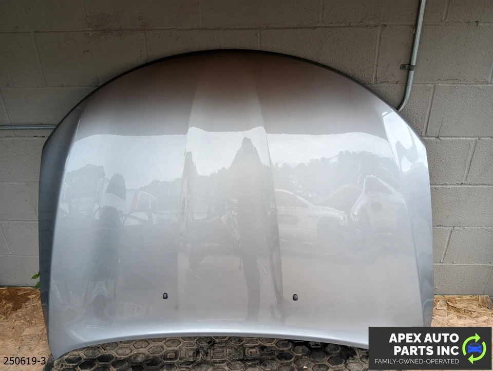 OEM 2015-2017 Chrysler 200 2.4L  HOOD Foto 1 de 4