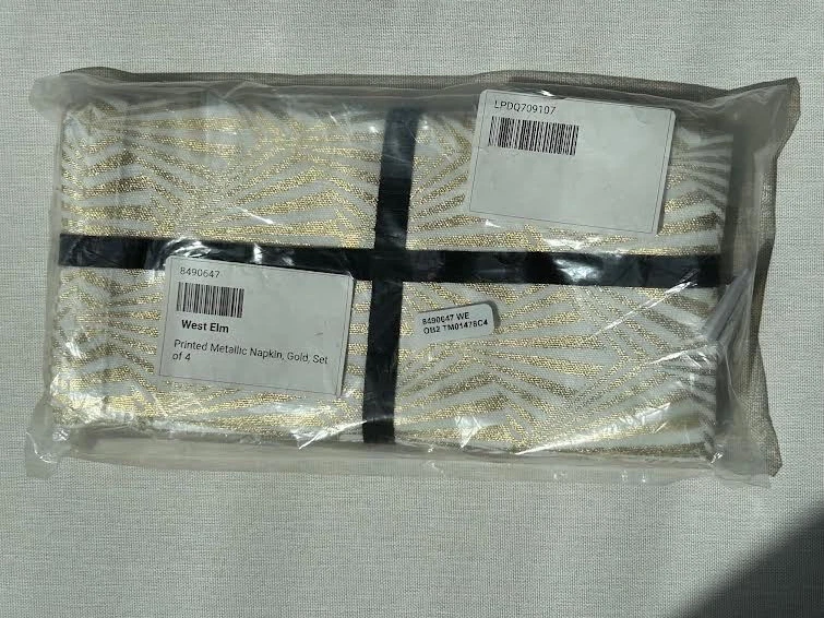 JUEGO DE 4 servilletas doradas impresas West Elm Pottery Barn nuevas con etiquetas Foto 1 de 1