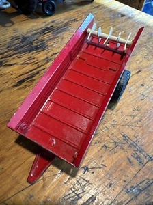 Vintage Ertl International Miststreuwagen 6" Metall Maßstab Modell - Bild 1 von 8