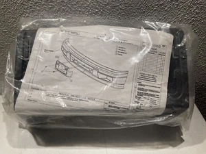 GM Bumper Front License Plate Bracket 15126963 Chevy Colorado/GMC Canyon - Picture 1 of 2