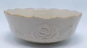 "Cuenco Lenox Rose Blossom 5 1/2"" crema oro 24k fino festoneado" - Imagen 1 de 6