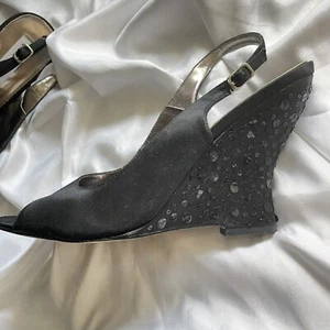 Steve Madden Damen-Keilabsatz Größe 9 schwarz Satin Pailletten - Bild 1 von 7