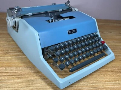 Изящный! 1966 Olivetti Underwood 21 обслуживаемая рабочая портативная пишущая машинка - Изображение 1 из 4