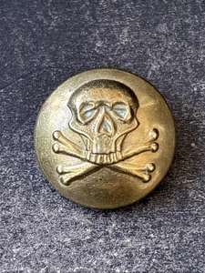 17th Lancers, Genuine British Army Button. 1.8cm - Picture 1 of 4