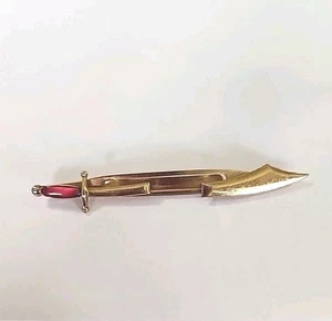 Vintage Swank Red Ruby Glass Scimitar Sword Tie Tack Bar Clip Signed - Picture 1 of 2