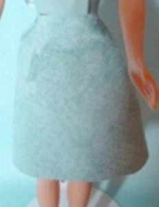 ABITI MODA BAMBOLA - GONNA SVASATA AL GINOCCHIO ACQUA - VERA PELLE SCAMOSCIATA - Foto 1 di 1
