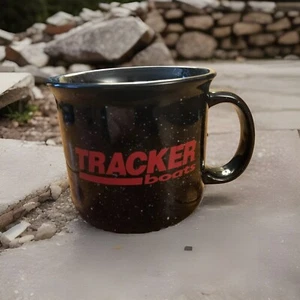 Taza de café publicitaria Tracker Boats 16 oz. Negro - Imagen 1 de 7
