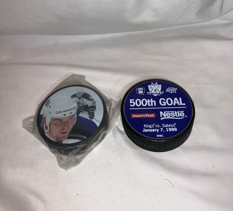 Luc Robitaille Kings Special 500th Goal Puck 1999 & Mattias Norstrom #114 Cover