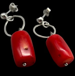 ORECCHINI IN CORALLO DI BAMBU' ROSSI PENDENTI IN ARGENTO 925 AD ANELLI FEMMINILI - Foto 1 di 9