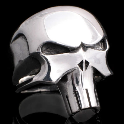 Anillo de plata de ley 925 con calavera castigador para hombre Foto 1 de 4