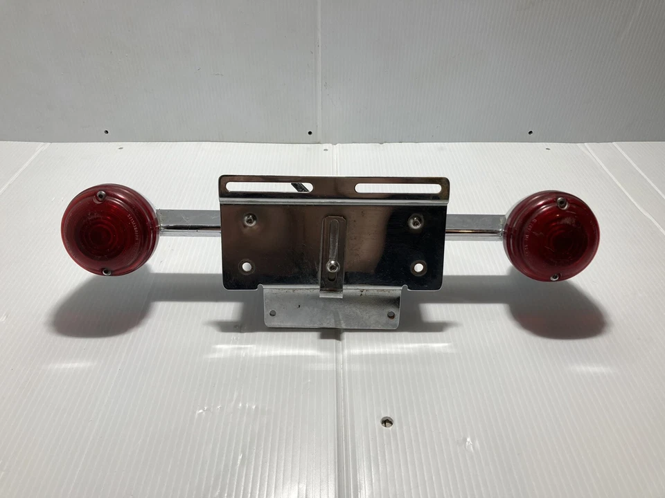 Victory V92C 2001 soporte de montaje de matrícula con intermitentes (OEM) Foto 1 de 4