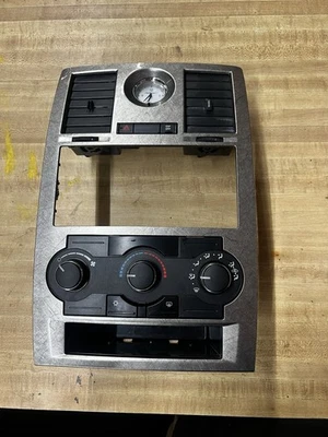 Chrysler 300 Dodge Charger 2005-2007 calefacción aire acondicionado control radio bisel G261 Foto 1 de 3
