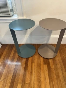 2 Blu Dot 25” Tall Minimalista Note side table Set Pre-Owned 16” Top Teal/Taupe - Picture 1 of 10