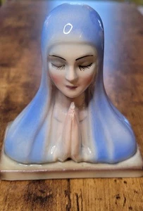 Vintage Madonna/Mother Mary Praying Made In Italy Porcelain Figure 4" High - Picture 1 of 12