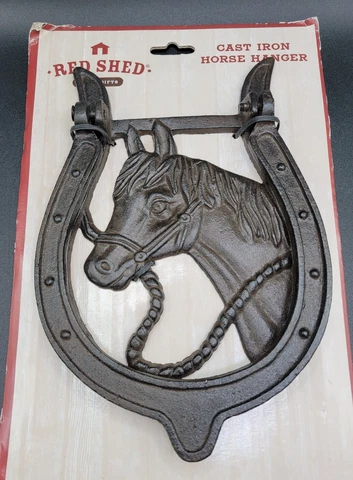 Tractor Supply Red Shed Horse Head in Horseshoe Door Knocker Iron Metal NOS Cover