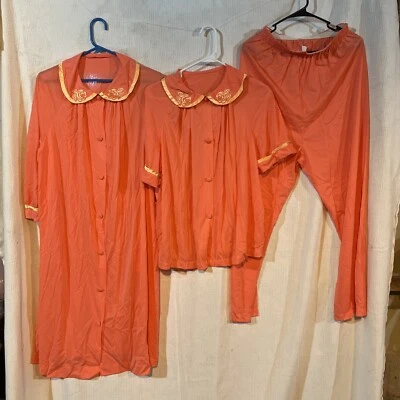 JUEGO DE PIJAMA VINTAGE AÑOS 60 GOSSARD ARTEMIS NARANJA NYLON 3 PIEZAS CON BATA GRANDE Foto 1 de 4