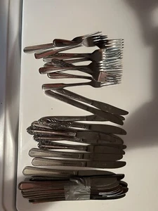 Solo coltello e forchetta argenteria assortiti - Foto 1 di 2