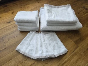 The White Company white towels set of 15 towels in mixed sizes - Picture 1 of 17