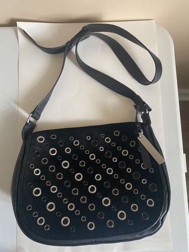 Borsa a mano Vince Camuto nera tracolla in pelle e camoscio borchie morbida