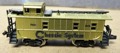 N  Model Power 3294  Gold Cupola Caboose Chessie System B&O 7164  624005 - Image 1 of 4