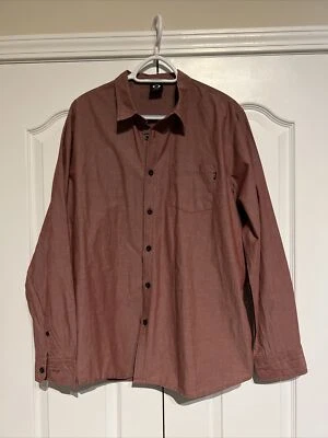 Camisa Oakley manga larga con botones para hombre con cuello rojo cambray XL USADA EN EXCELENTE ESTADO Foto 1 de 4
