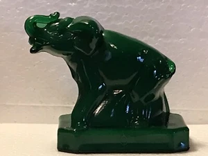 Boyd Art Glass Dark Furr Green Zack the Elephant Fig B in Diamond USA 3.75" Tall - Picture 1 of 12
