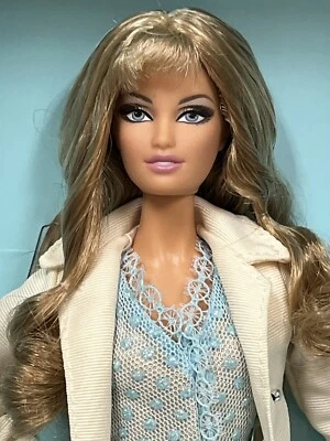 Muñeca Barbie Cynthia Rowley 2005 NRFB, ETIQUETA DORADA Mattel #G8064 Foto 1 de 4
