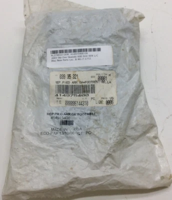 Reposapiés izquierdo Ski Doo NOS OEM 414975400 Skandic Grand Touring Expedition Foto 1 de 4