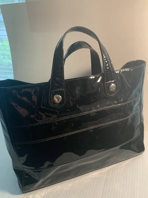 Bolso de mano Jackie Smith charol negro asa superior tamaño mediano Foto 1 de 4