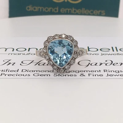 Anillo certificado de diamantes aguamarina de 3,1 quilates de platino y oro amarillo de 22 quilates con sello del Reino Unido Foto 1 de 4