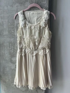 Elegant Vintage Cute Lacey Dress With Pearls And Embroidery - Picture 1 of 4