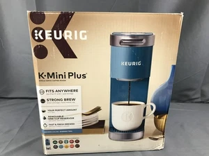 Keurig K-Mini Plus cafetera en cápsulas K-Cup de una sola porción noche verde azulado 129 - Imagen 1 de 23