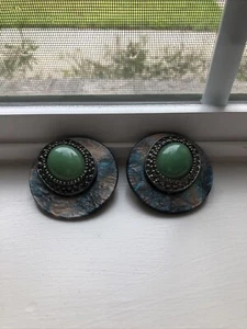 LOVELY LARGE PAIR OF CLIP-ON EARRINGS JADE COLORED CENTERS FAUX ABALONE - Picture 1 of 7