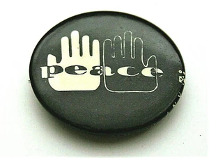 Race Relation Protest Black & White Hands Peace 1966 Button Pin NOS New Original - Picture 1 of 3