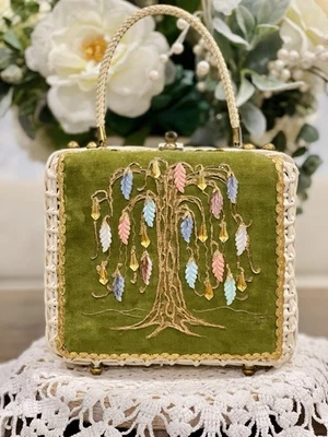 Cartera canasta de mimbre vintage Midas of Miami con árbol con joyas Foto 1 de 4