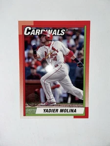 Yadier Molina 2025 Topps 1990 35 aniversario #T90-5 Cardenales de San Luis - Imagen 1 de 2