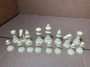 Vintage Milton Bradley Schach Herren TEILE/Stücke - ERSATZSET WEISS - KOMPLETT - Bild 1 von 6