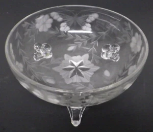 Glass Butterfly/Floral Gray Cut Clear 3-toed Footed Bonbon Bowl 6 " Elegant - Picture 1 of 3