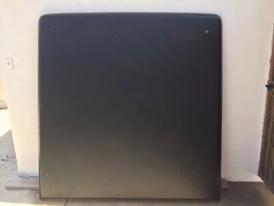 Undercover Classic Truck Bed Tonneau Cover Fits 99-07 Chevy/GMC 5.7ft Bed - Image 1 of 4