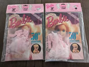 Lote de 2 vestidos vintage con vestido de regalo de revista Barbie 50 aniversario - Imagen 1 de 3