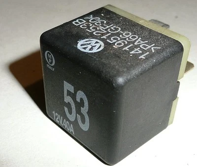 Volkswagen VW Golf MK3 1994 - Relay - 141951253B - Изображение 1 из 3
