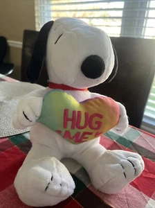 Dan Dee Snoopy Musical Plush Hug Me Heart Dog Stuffed Toy Plays Linus And Lucy - Picture 1 of 7