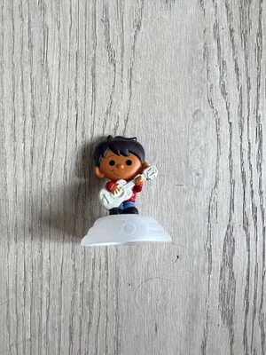 Juguetes Disney 100 años de magia McDonald's 2023 Alice & Miguel Foto 1 de 2