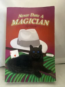 Never Date a Magician - - Foto 1 di 3