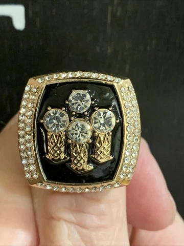 1996 Chicago Bulls NBA championship ring Michael Jordan.  ( # 4 ) Cover